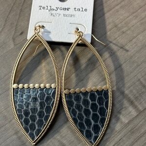 Tell Your Tale Earrings